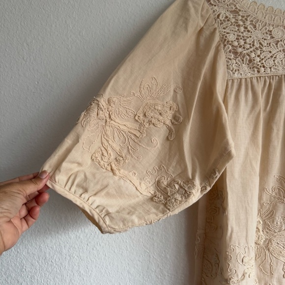 Sundance Cream Boxy Blouse with 3/4 Sleeves and Embellished Details - Picture 5 of 7